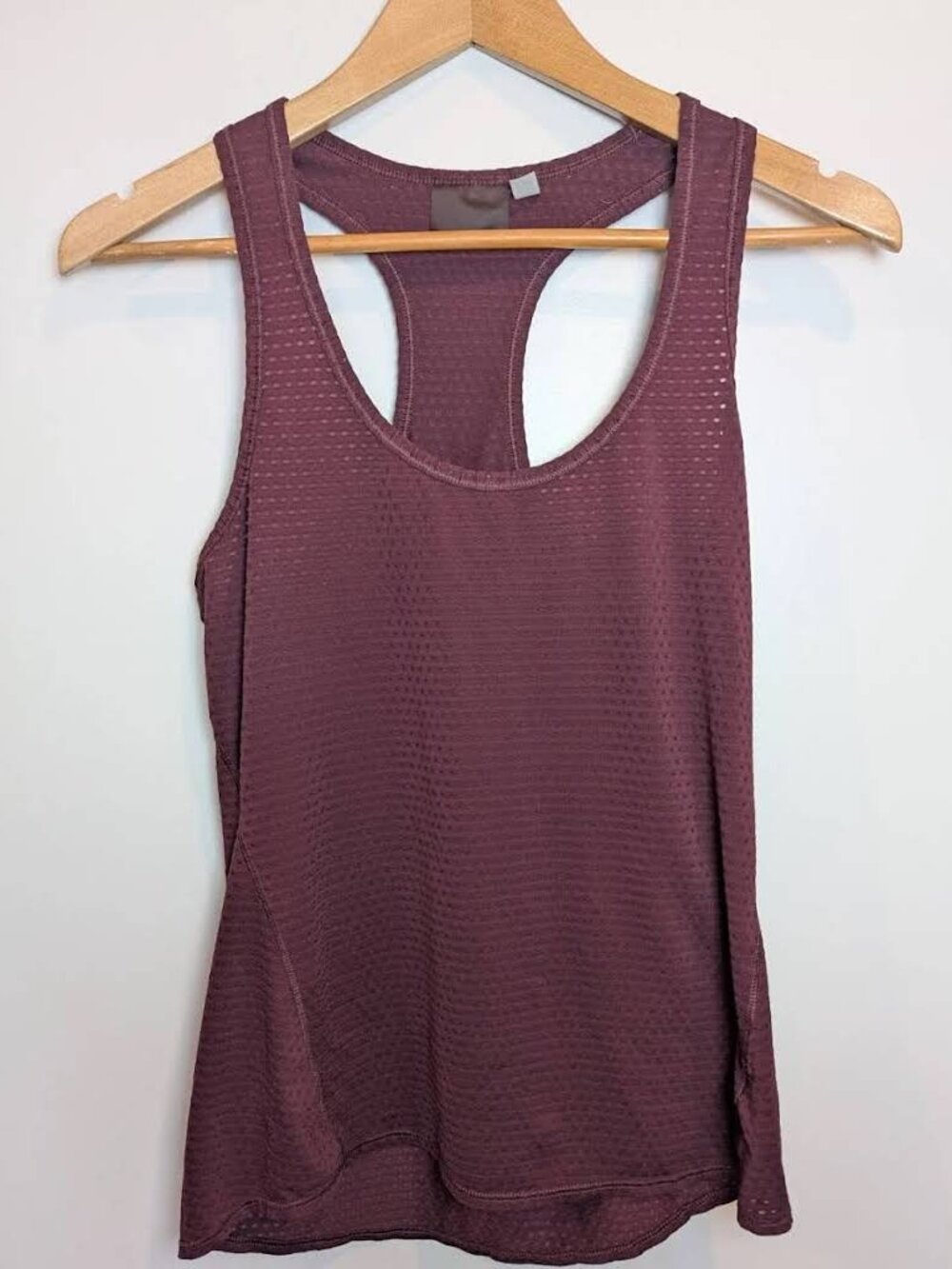 Athleta Burgundy Scoop Neck Dot Mesh Chi Racerback Tank
